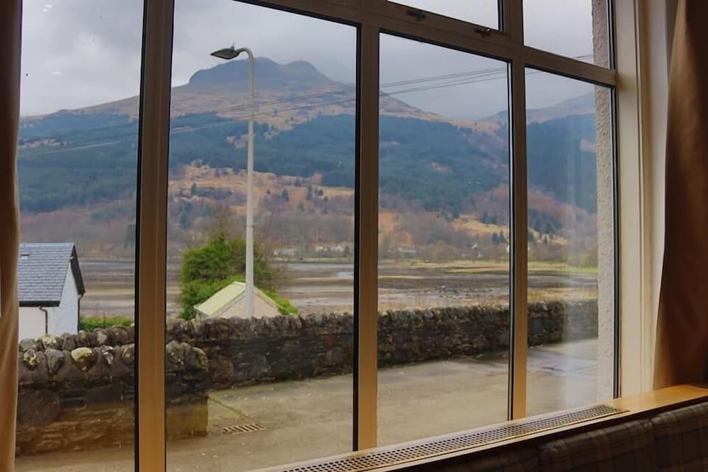 Loch Long Hotel 26/47