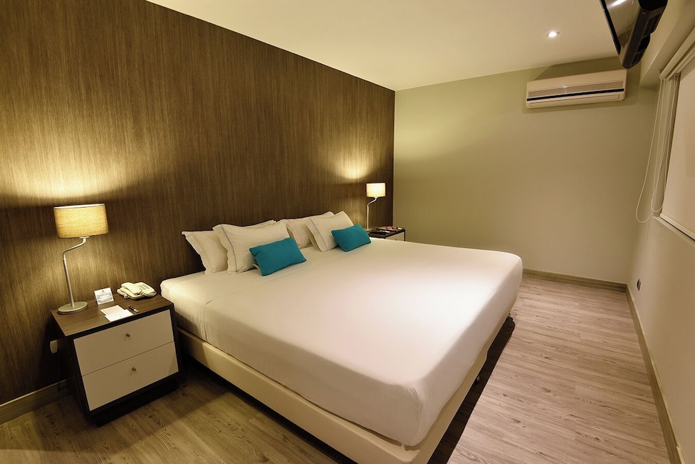 Mariel Hotel 11/53