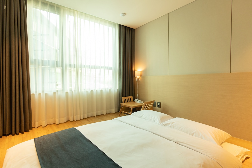 HOTEL WIN STORY 26/52