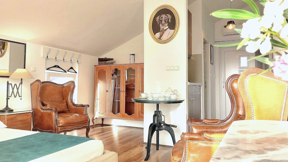 Refresh Boutique Apartments 9/50