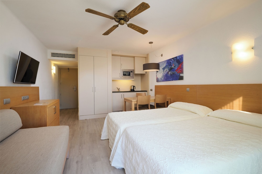 Studio, Double Bed, Balcony