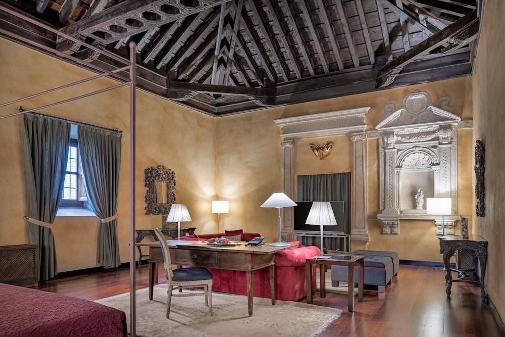 Hotel Palacio de Santa Paula Autograph Collection 36/42