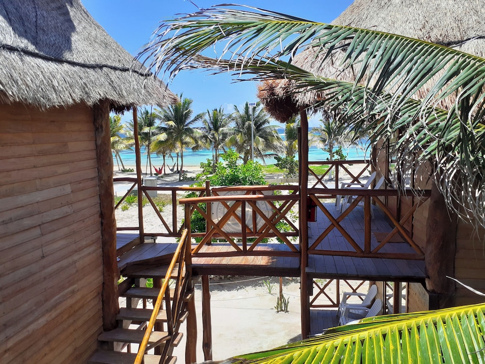 Palmeras de Mahahual Cabanas 36/39