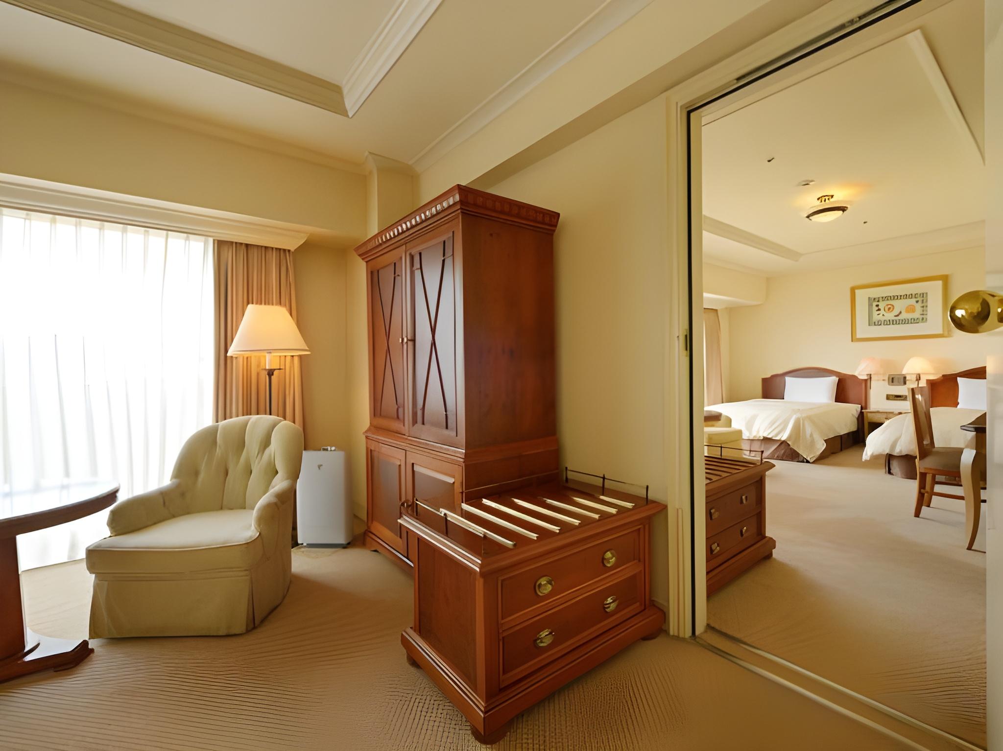 Connecting, 2 Rooms, Garden View