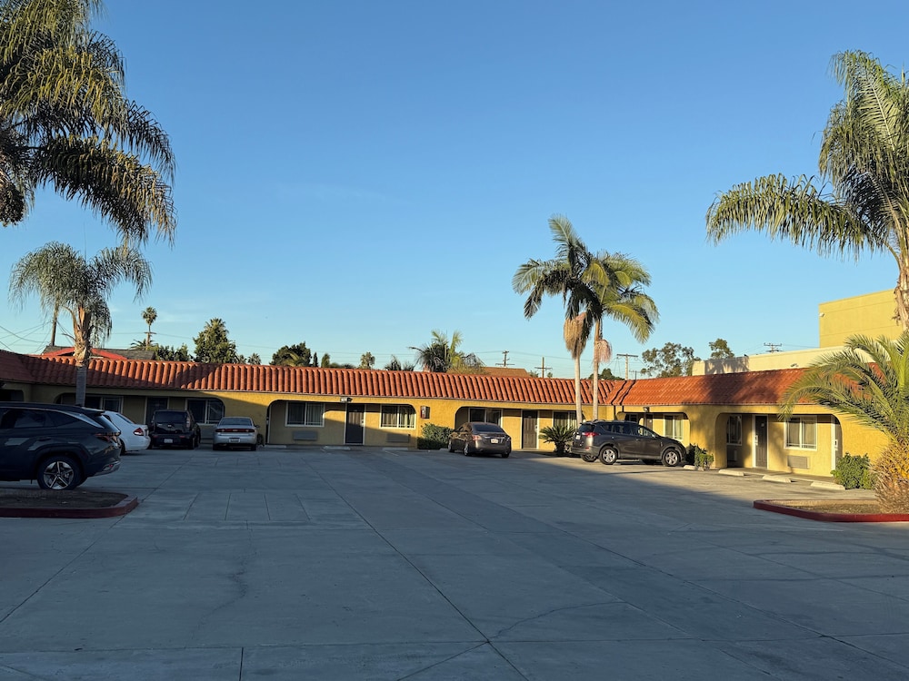 Rocky Inn Motel 28/44