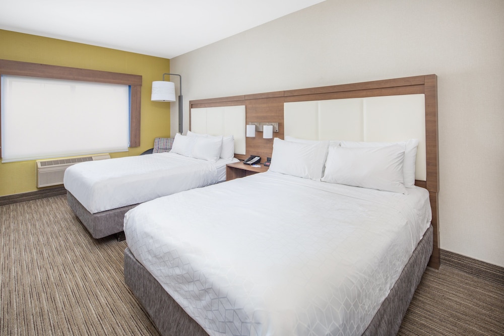 Holiday Inn Express Hotel Suites Bishop 18/75