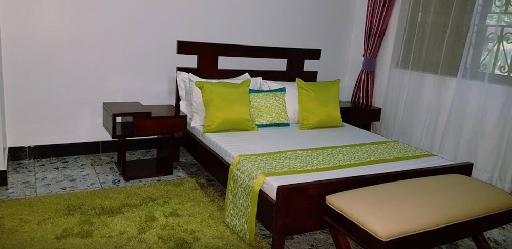 Sheevy's Bed N Breakfast 10/29
