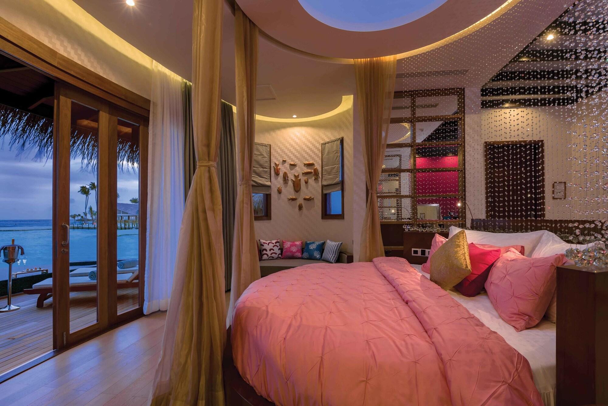 Honeymoon, Select, Ocean Villa