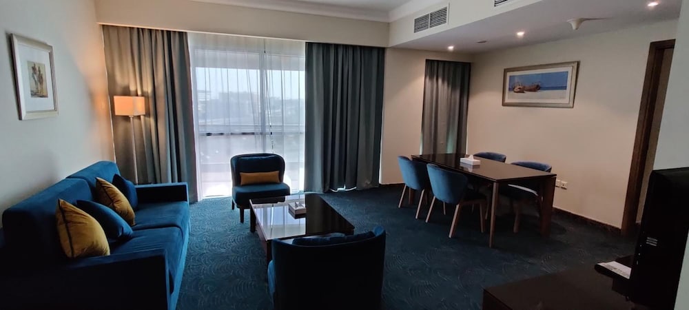 DoubleTree by Hilton Dubai Port Saeed. 39/65