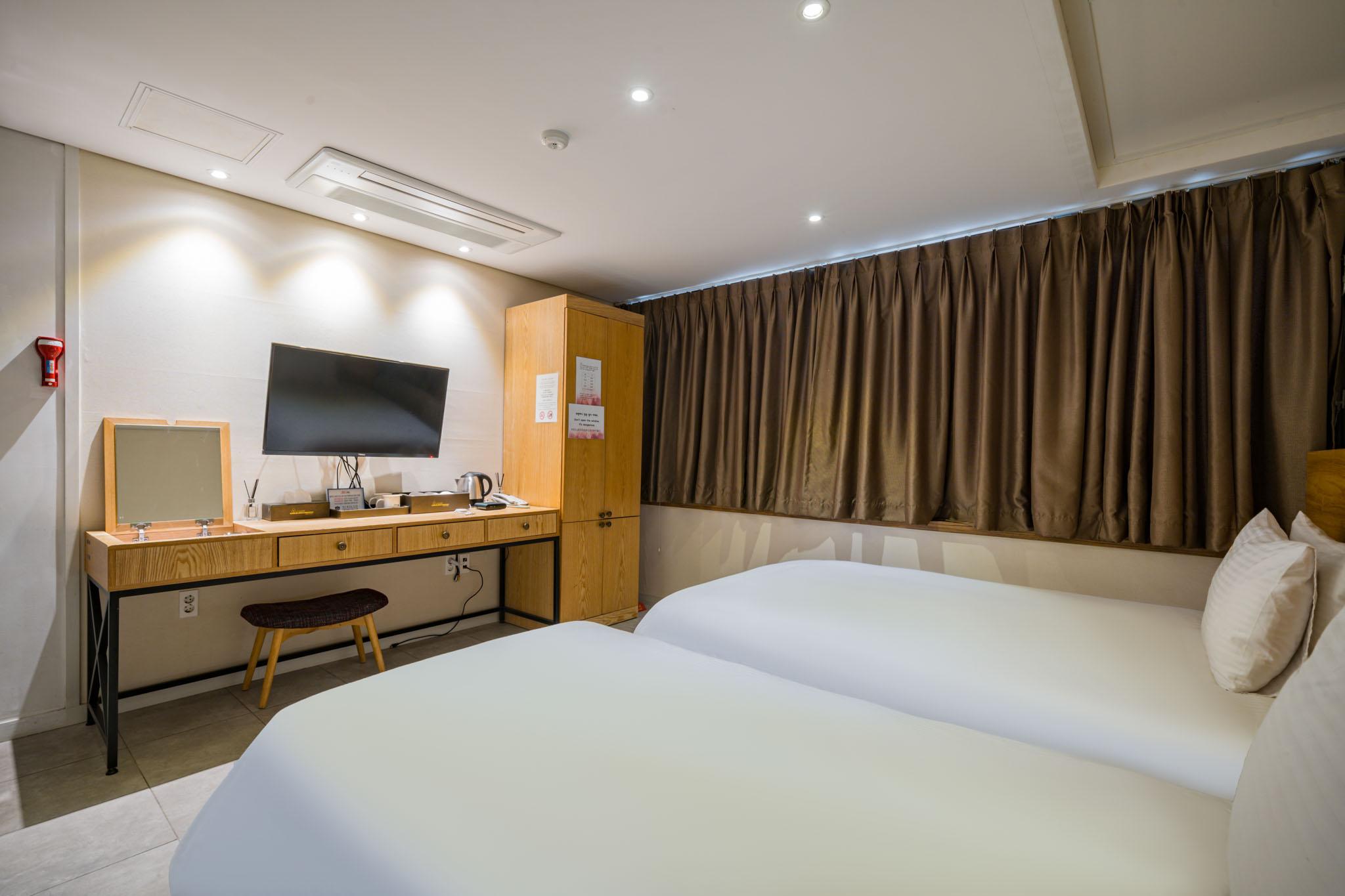 A One Hotel 24/41