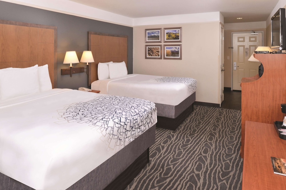 La Quinta Inn & Suites by Wyndham Ruidoso Downs 21/55