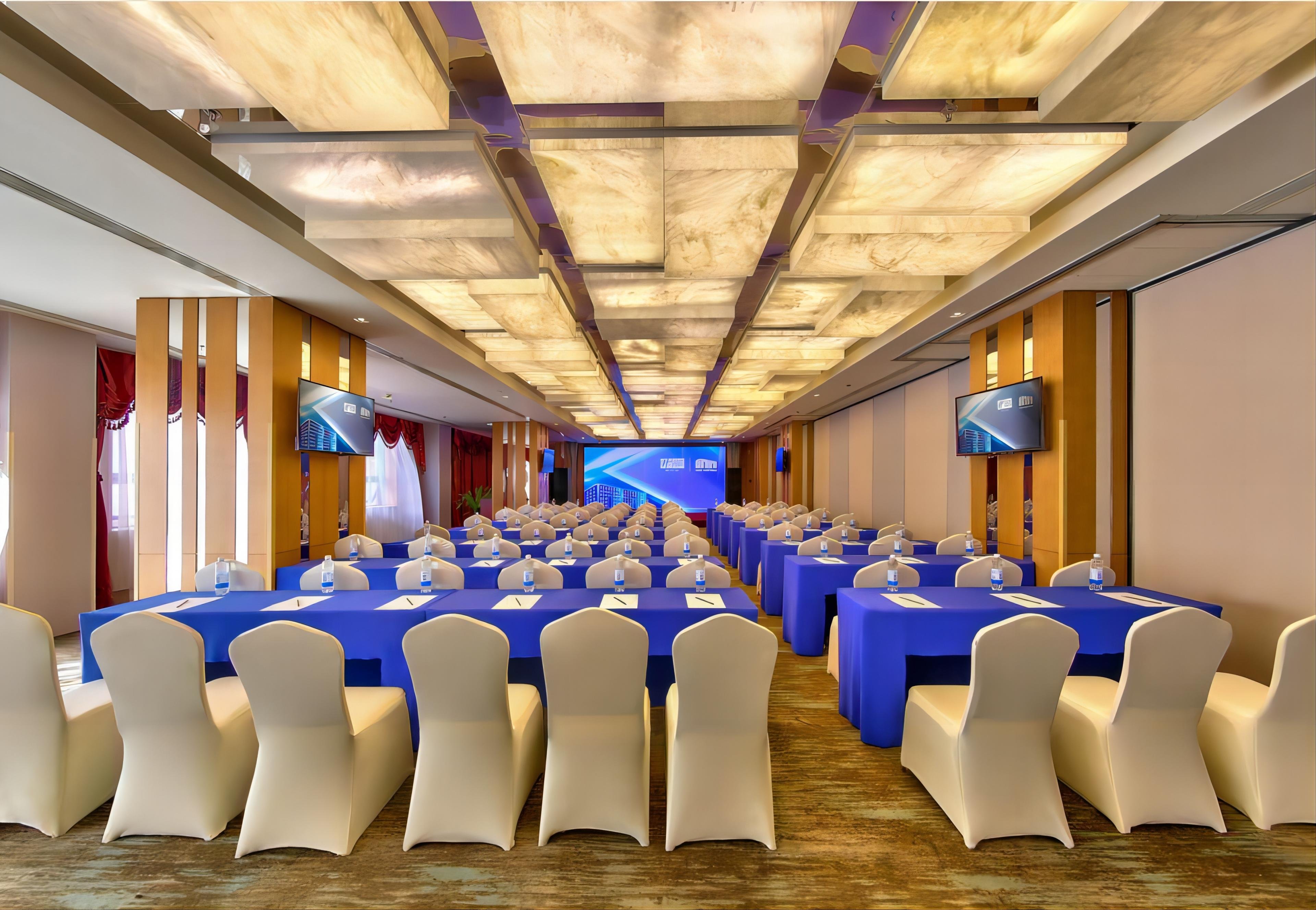 Holiday Inn Express Dalian City Center 38/50