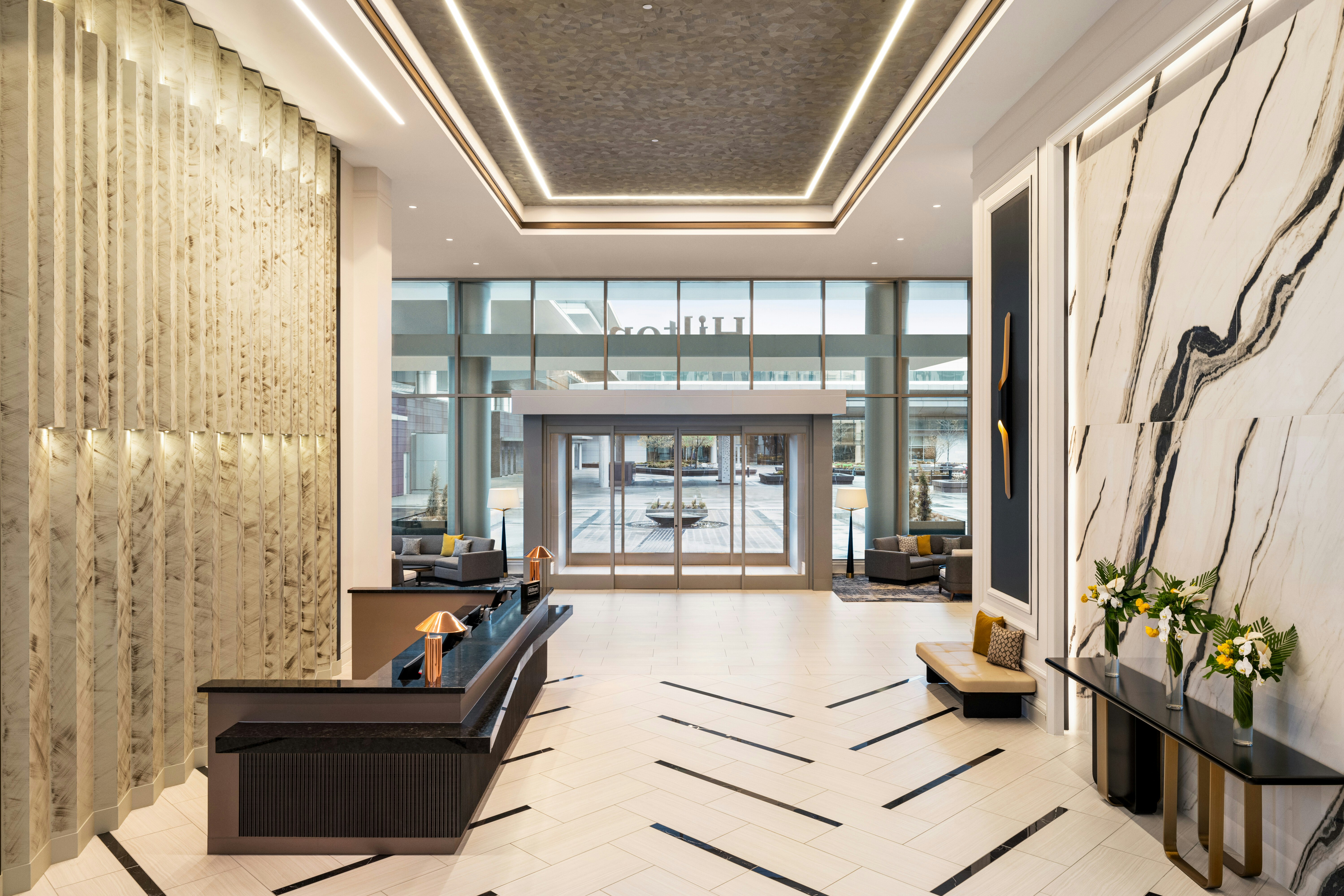 Hilton BNA Nashville Airport Terminal 17/53