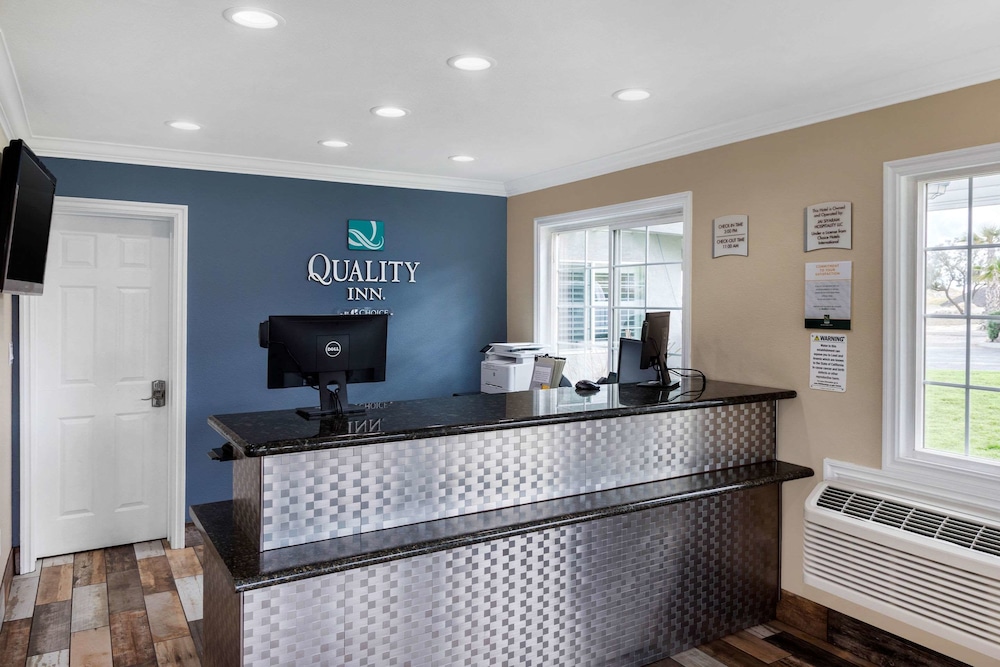 Quality Inn Kettleman City near Hwy 41 6/36