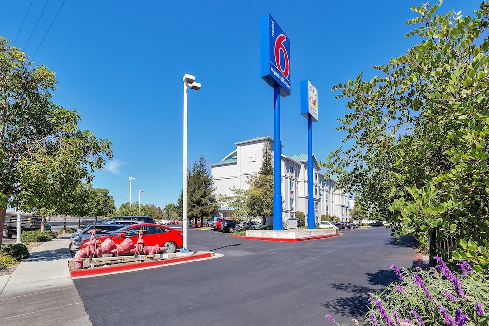Motel6 Belmont, CA San Francisco Redwood City 44/61
