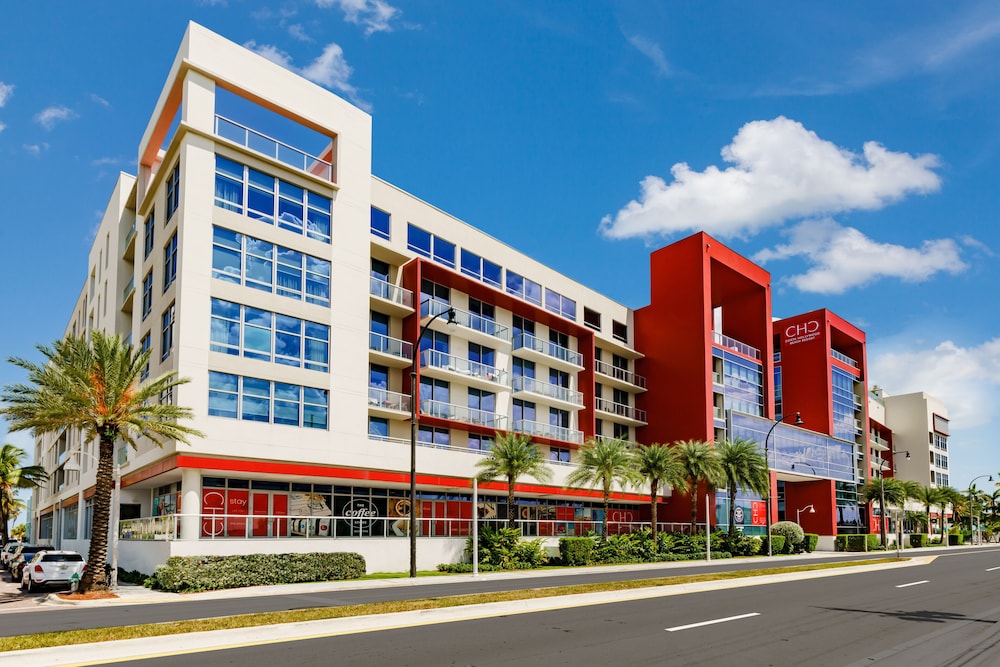 CH Luxury Condos & Studios On The Beach 16/50