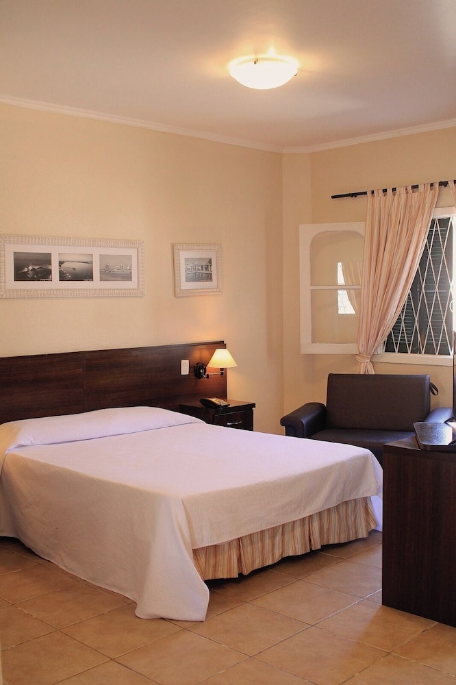 Hotel Atlantico Praia 9/50