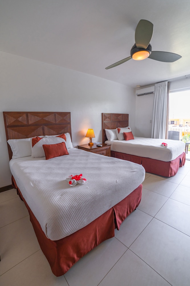 Paradise Beach Hotel 34/79