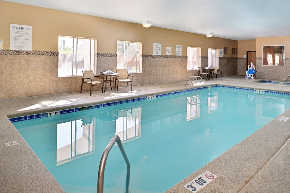 Holiday Inn Express Albuquerque N - Bernalillo, an IHG Hotel 3/61