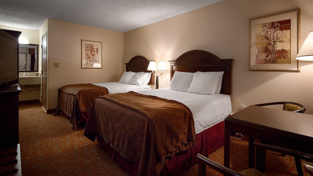 MHO INN and SUITES 17/48