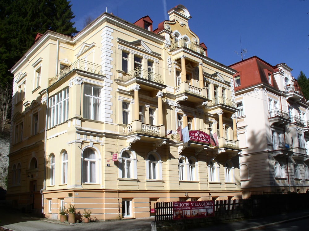 Villa Gloria 1/57
