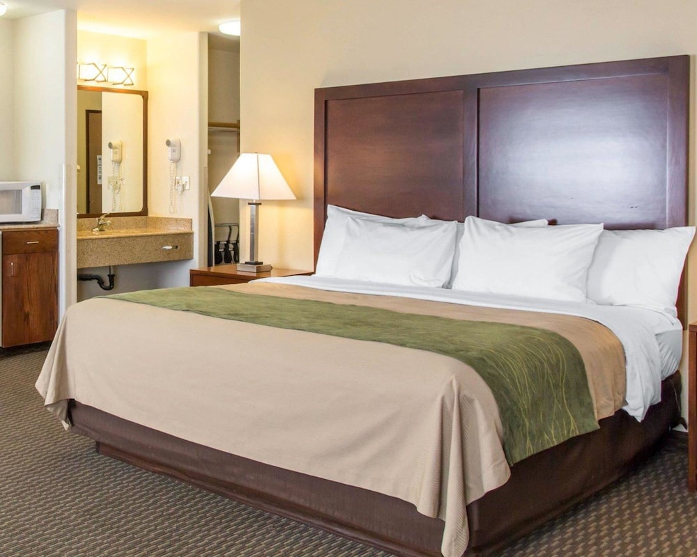 Quality Inn & Suites Vail Valley 13/35