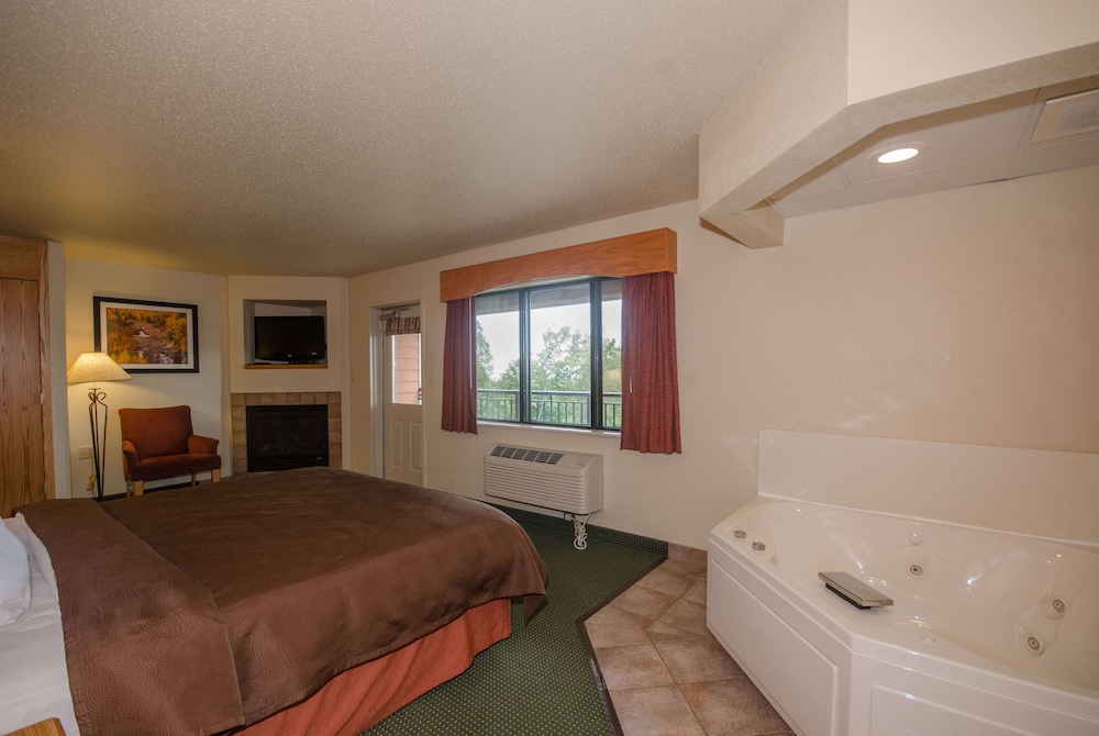 AmericInn by Wyndham Silver Bay 26/59