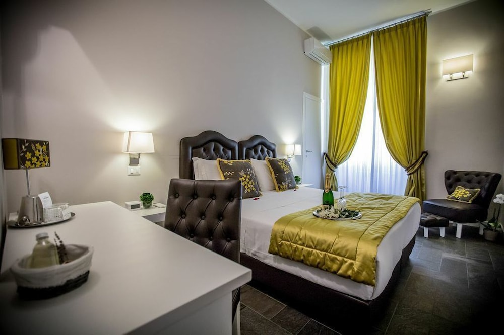 Chic Town Luxury Rooms 49/69