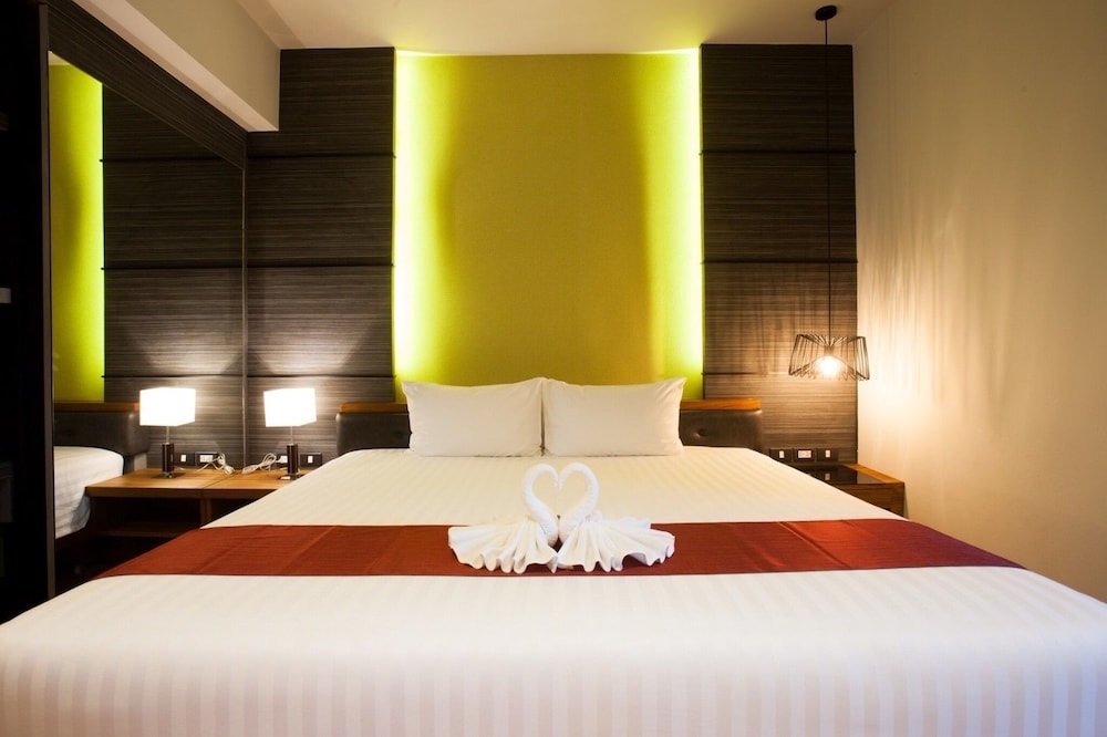 The Glory Gold Hotel 10/62