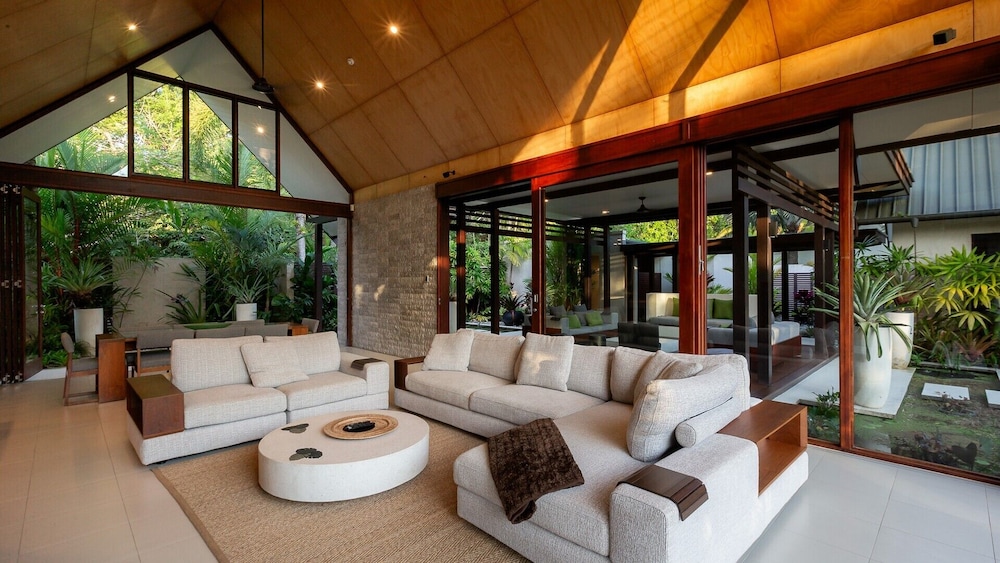 Nirayama Villas And Spa 25/50