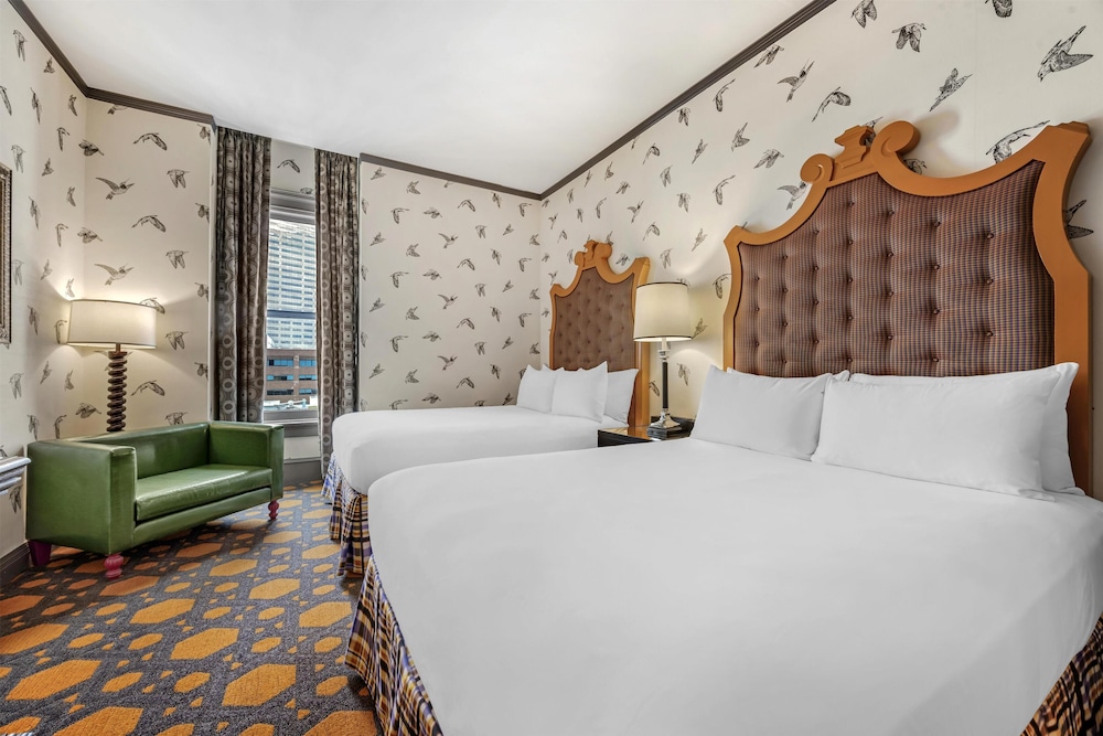 1 BEDROOM, SUITE, 2 QUEEN BEDS