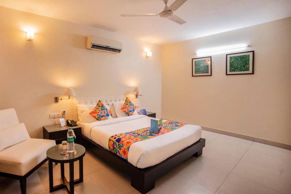 FabHotel Anutham Saket 14/36