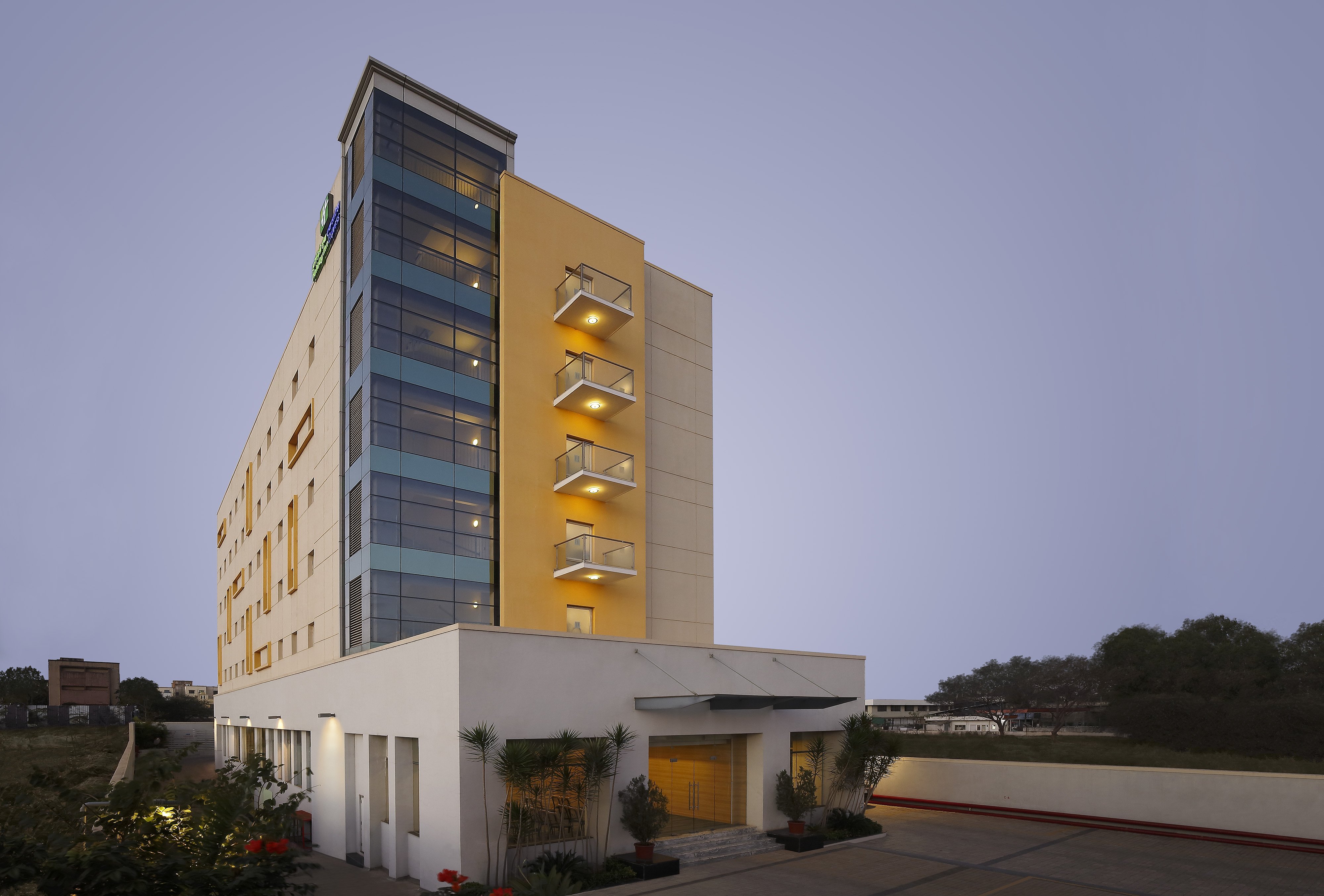 Holiday Inn Express Nashik Indira Nagar 4/56