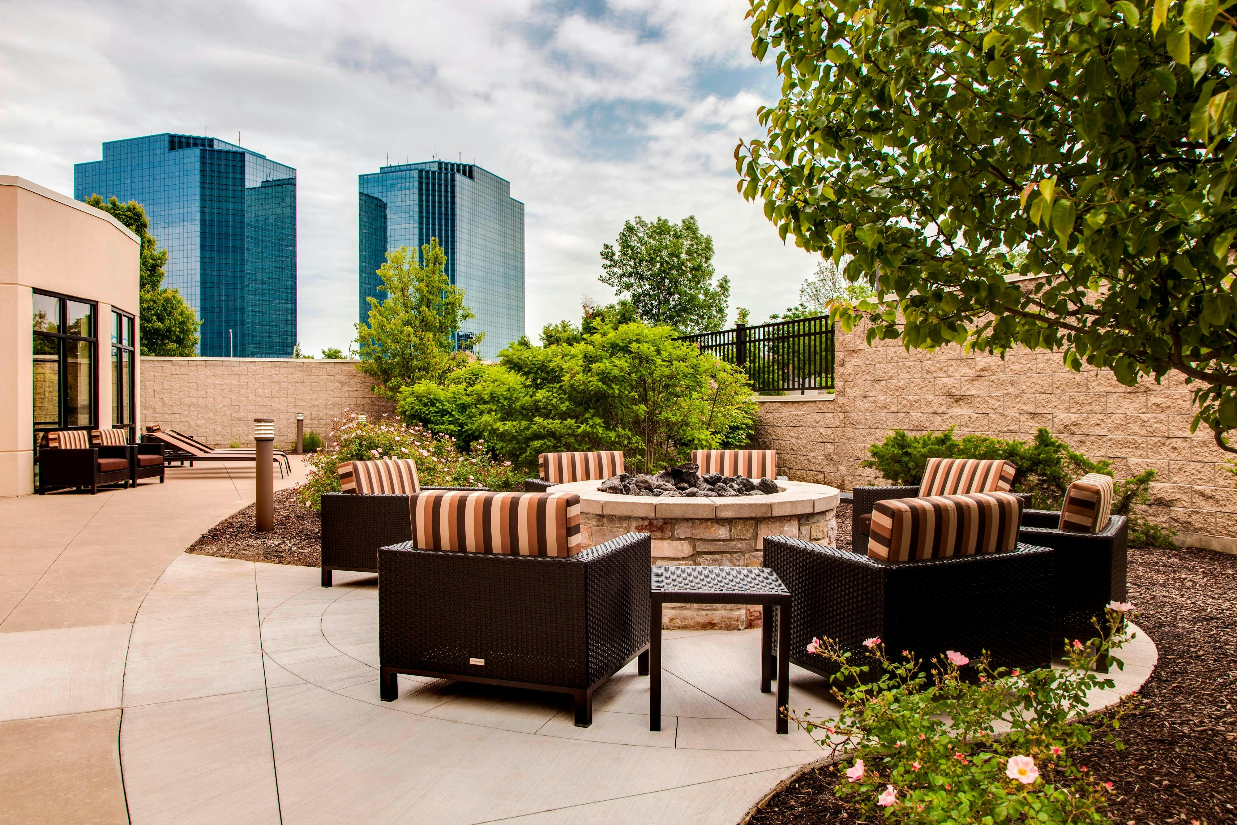 Courtyard by Marriott Chicago Schaumburg/Woodfield Mall 14/14