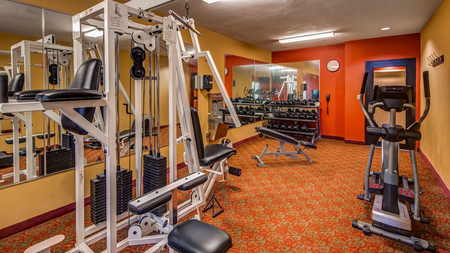 SURESTAY PLUS HOTEL BY BEST WESTERN ALVIN 19/36