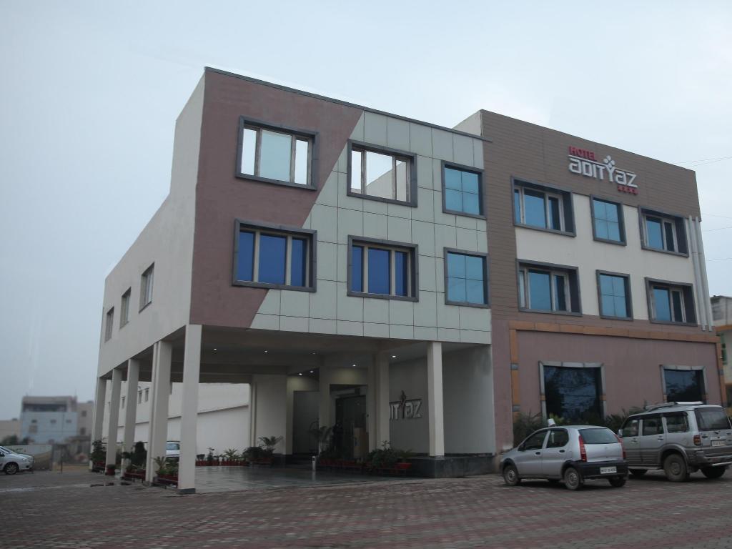 HOTEL ADITYAZ 38/41