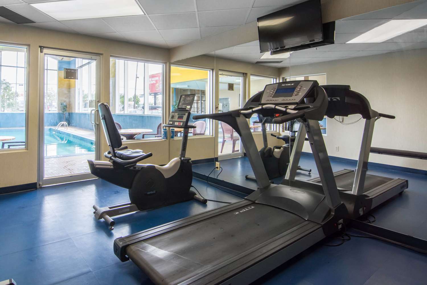 Comfort Inn & Suites Calgary Airport - South 23/36