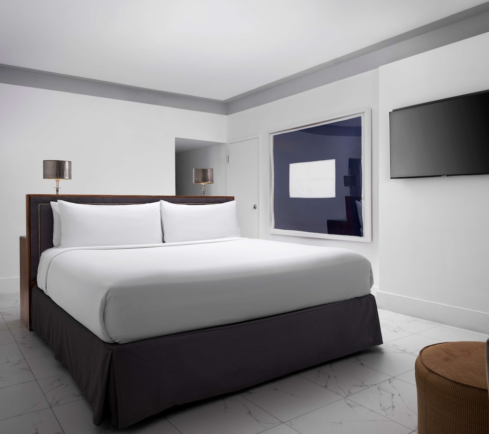 ROOM, KING BED, OCEAN FRONT, BALCONY