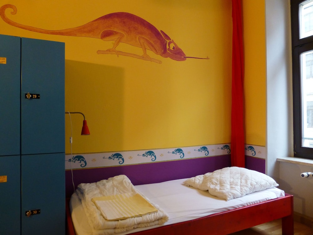 Hostel Mondpalast 24/73
