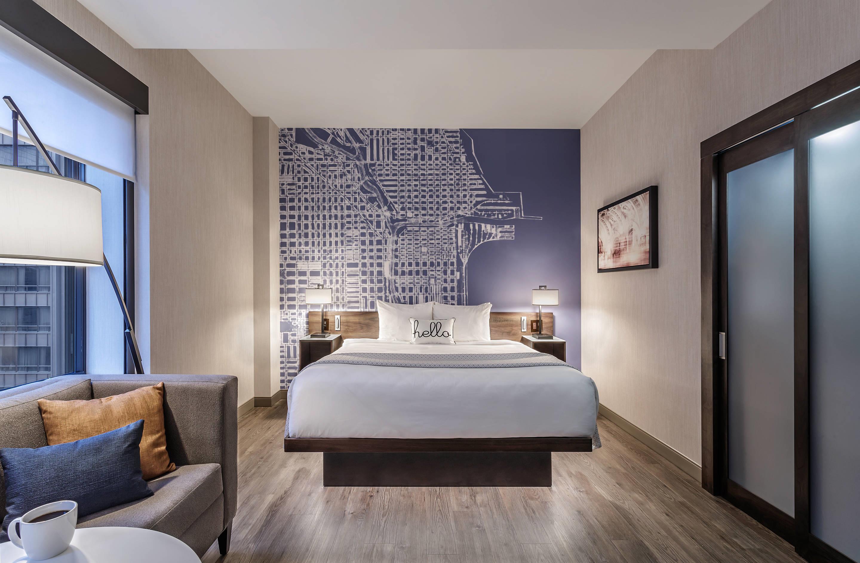 ROOM, KING BED