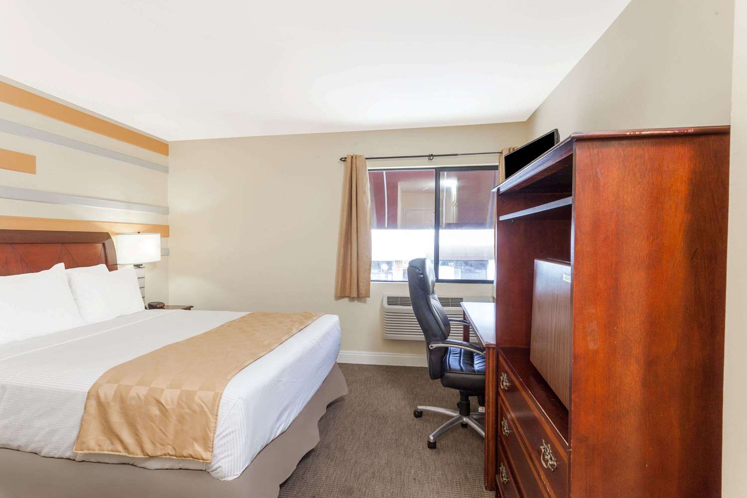 Room, Queen Bed, Accessible
