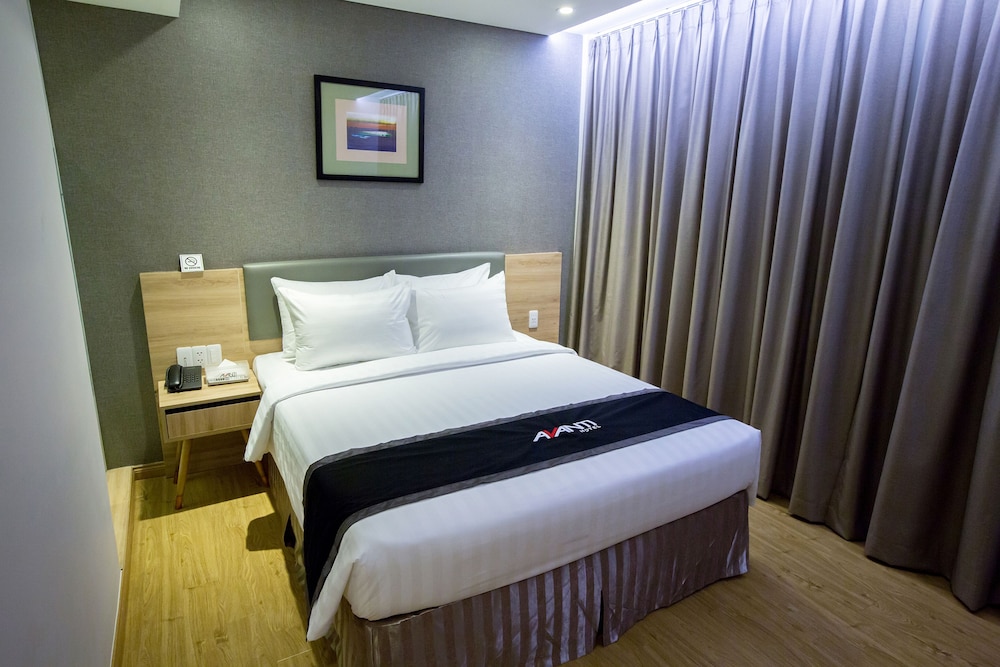 Avanti Hotel 6/38