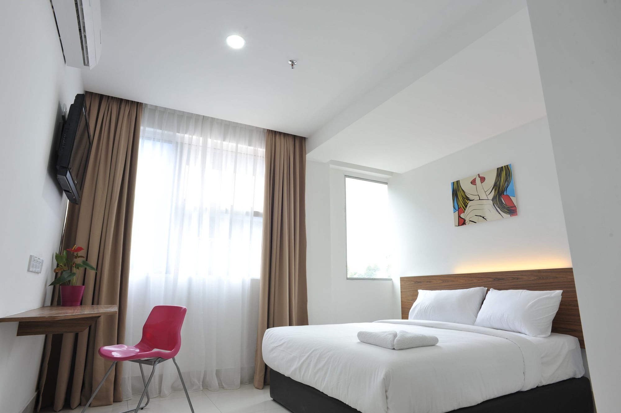 SUPERIOR, DELUXE, DOUBLE BED