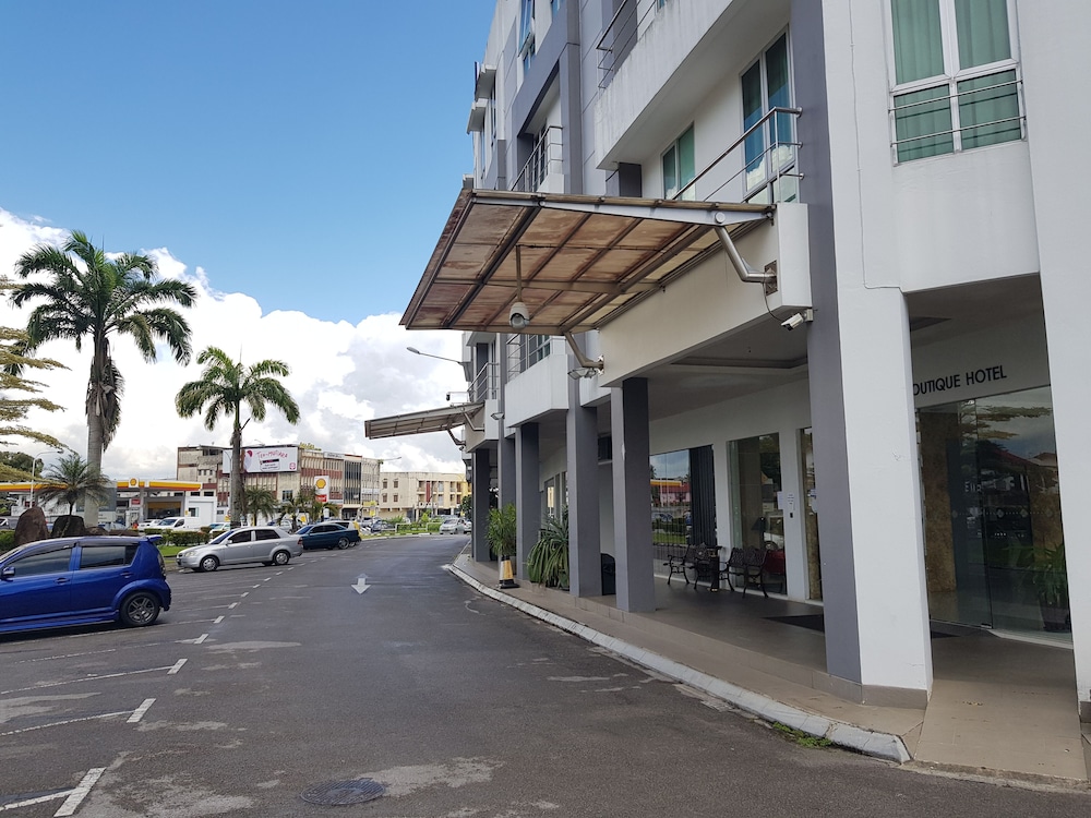 Dehome Boutique Hotel 61/65