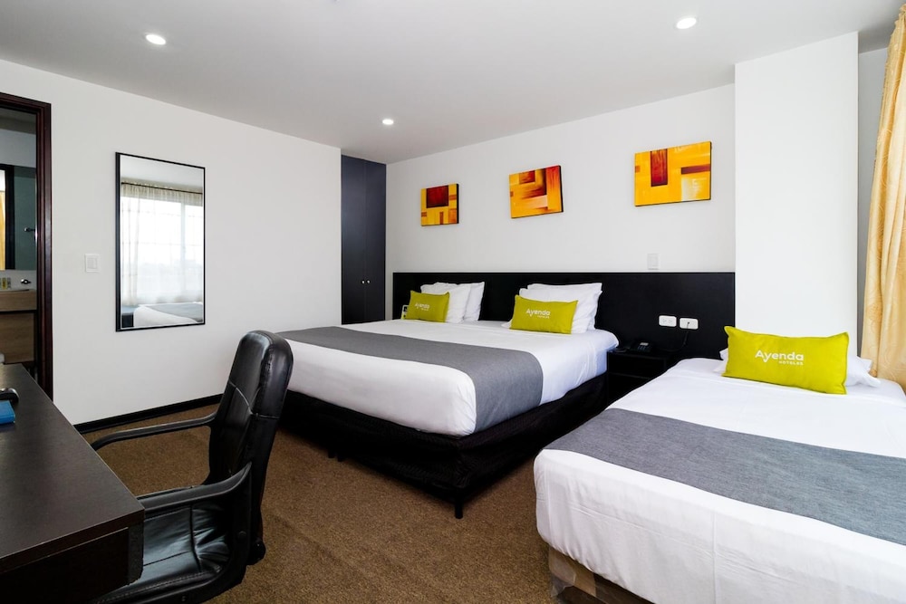 ROOM, QUADRUPLE