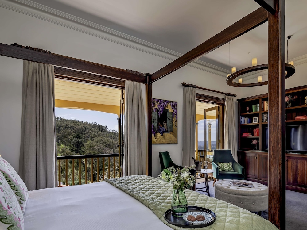 Room, King Bed, Valley View