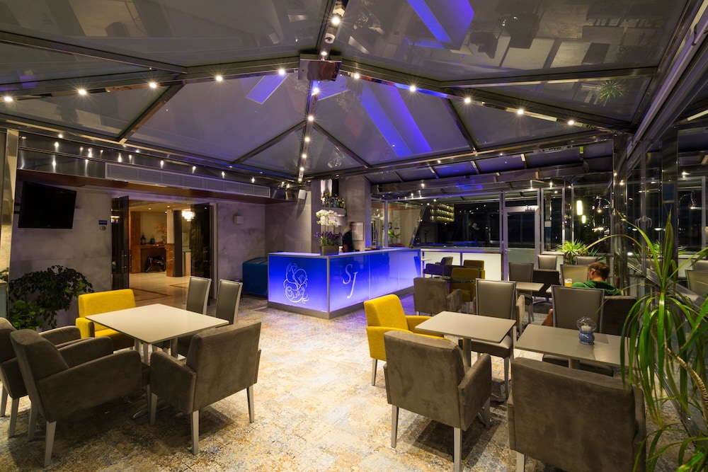 Sant Jordi Boutique Hotel 12/69