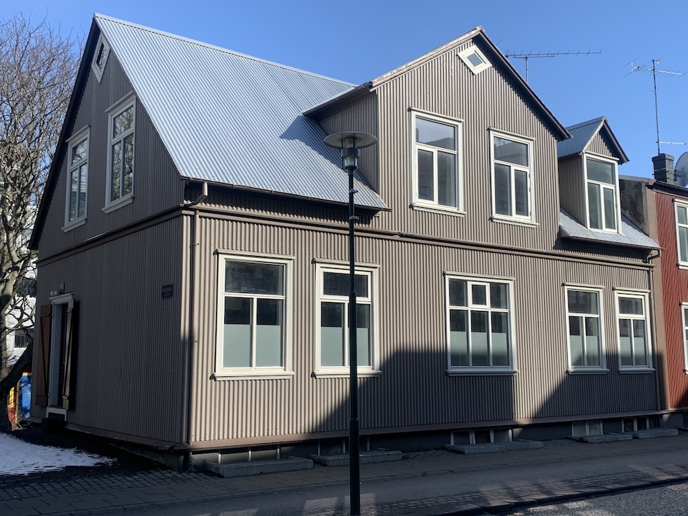 Old Charm Reykjavik Apartments 3/48