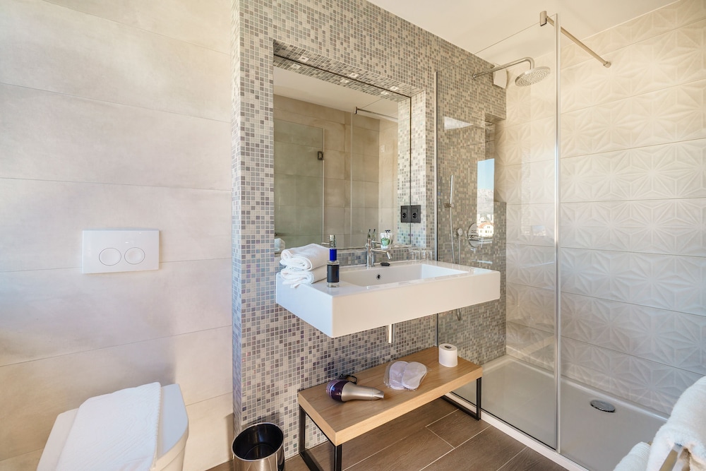 The View Luxury Rooms 67/71