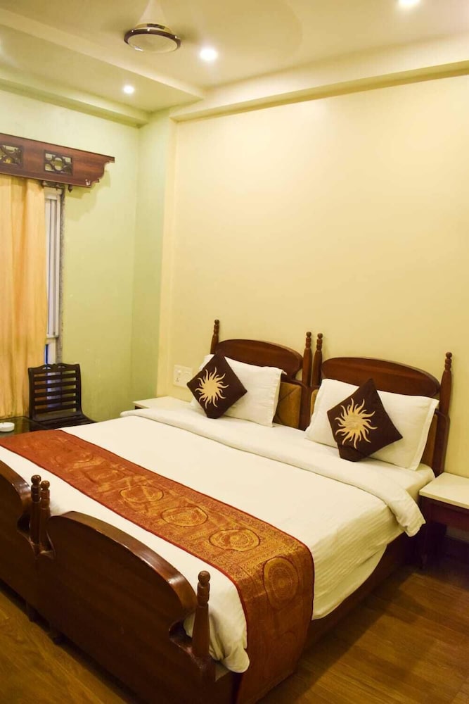 OYO Premium Assi Ghat 5/50